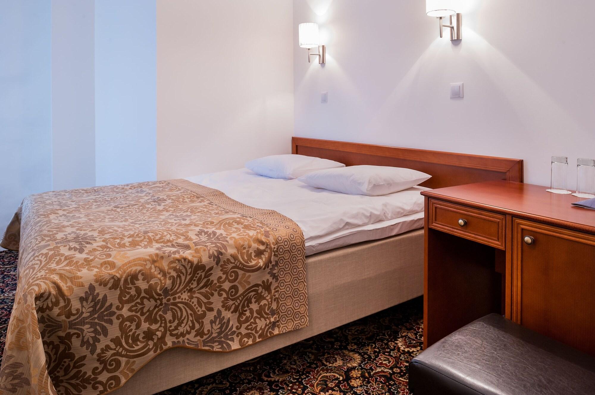 Hotel Three Crowns Residents Reval Esterno foto