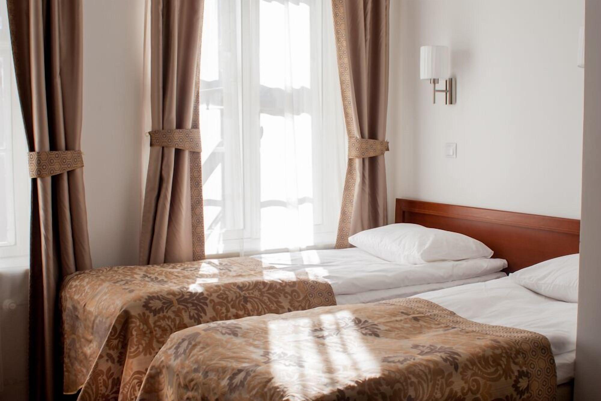 Hotel Three Crowns Residents Reval Esterno foto